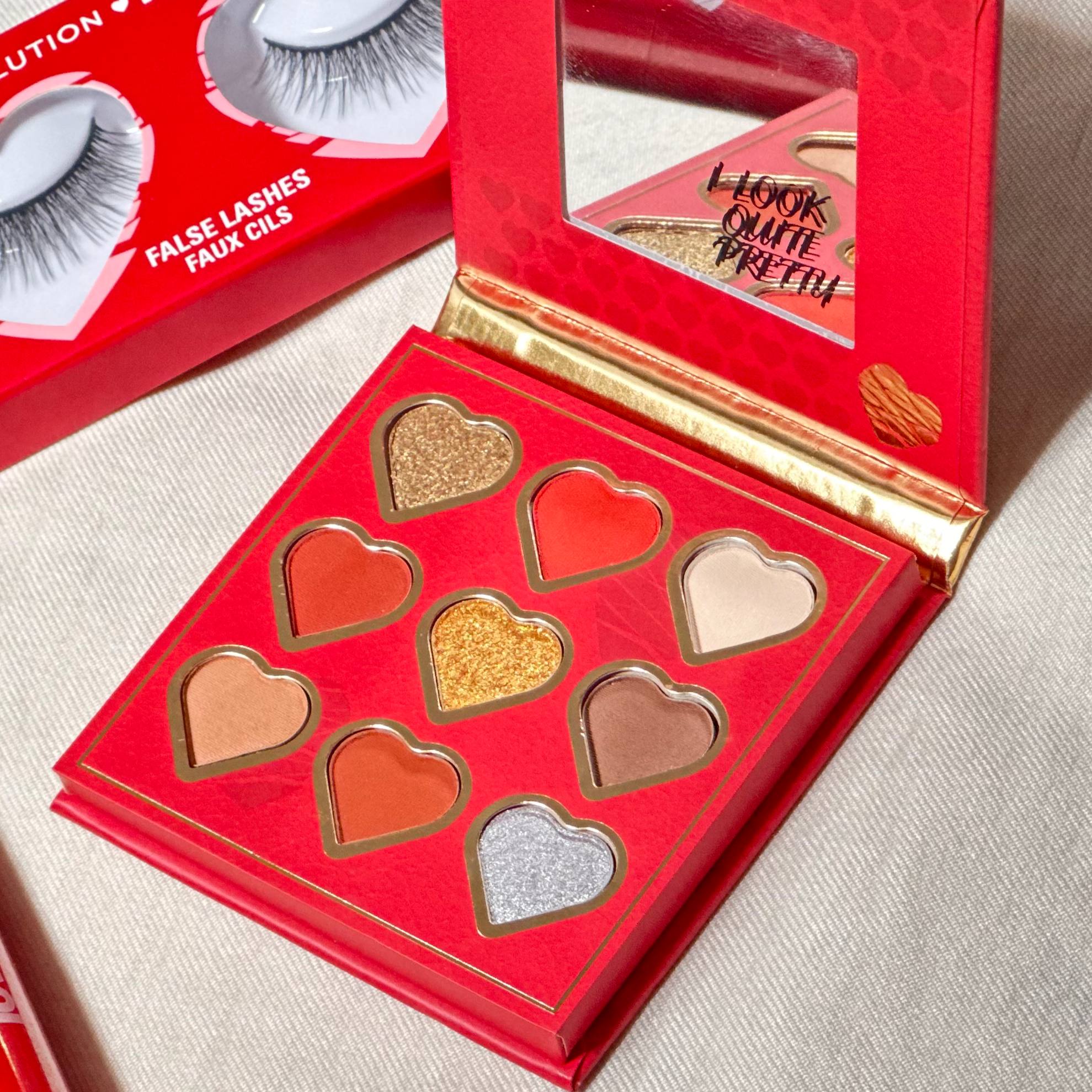 پالت سایه 9 رنگ رولوشن لیمیتد ادیشن | Revolution x LoveActually Eyeshadow Palette