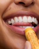 بالم لب برتز بیز مدل نارگیل و گلابی بیزوکس | BURT’S BEES Coconut & Pear Beeswax Lip Balm
