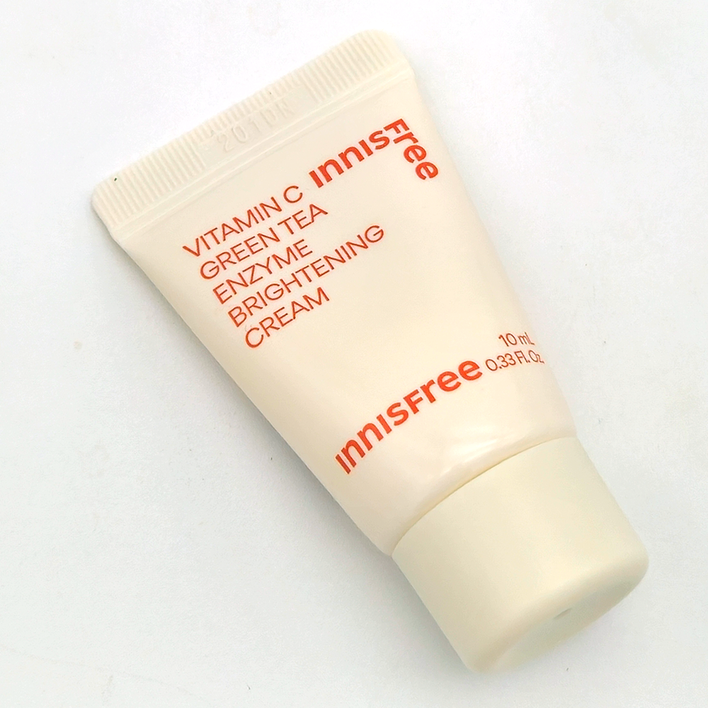 کرم روشن کننده ویتامین سی با آنزیم چای سبز اینیسفری | innisfree Green Tea Enzyme Vitamin C Brightening Cream