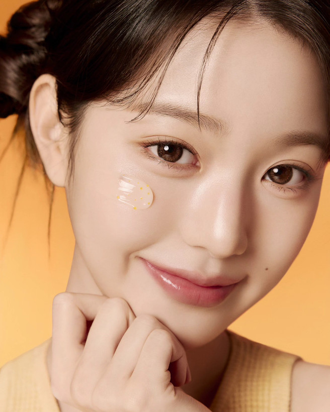 کرم روشن کننده ویتامین سی با آنزیم چای سبز اینیسفری | innisfree Green Tea Enzyme Vitamin C Brightening Cream